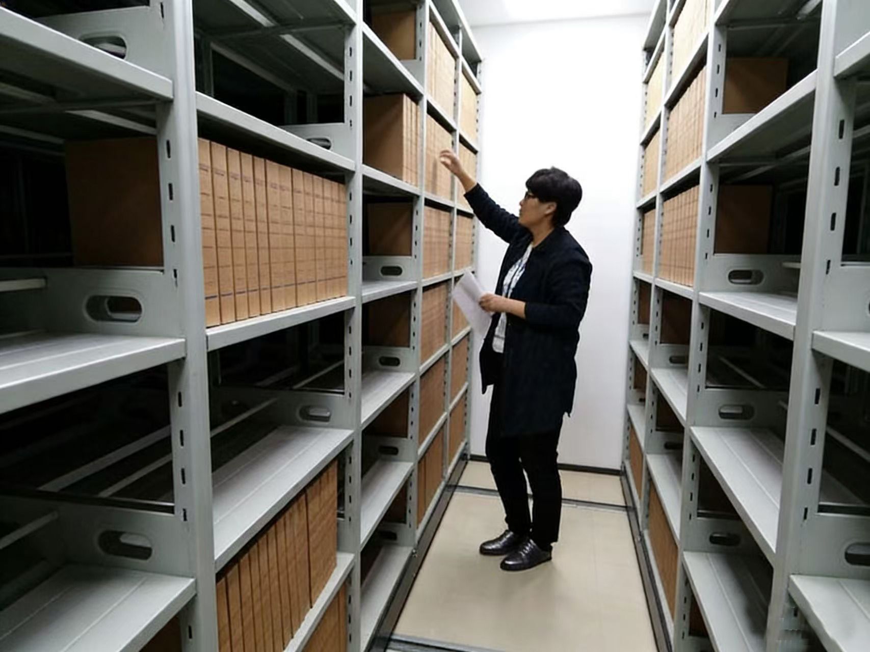 密集架立柱安装